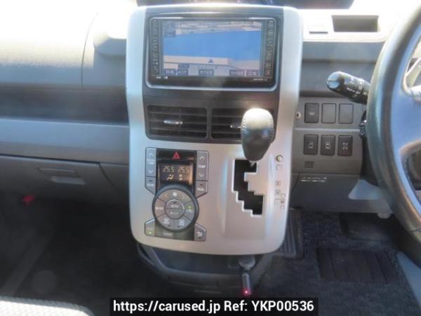 Used 2007 AT toyota noah ZRR75W Image[19]