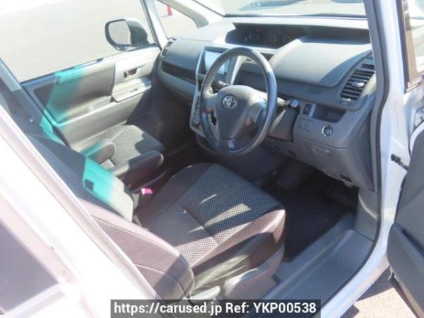 Used 2009 AT toyota noah ZRR70W Image[11]