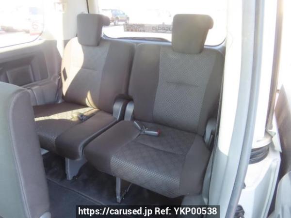 Used 2009 AT toyota noah ZRR70W Image[16]