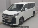 Toyota Noah ZWR90W