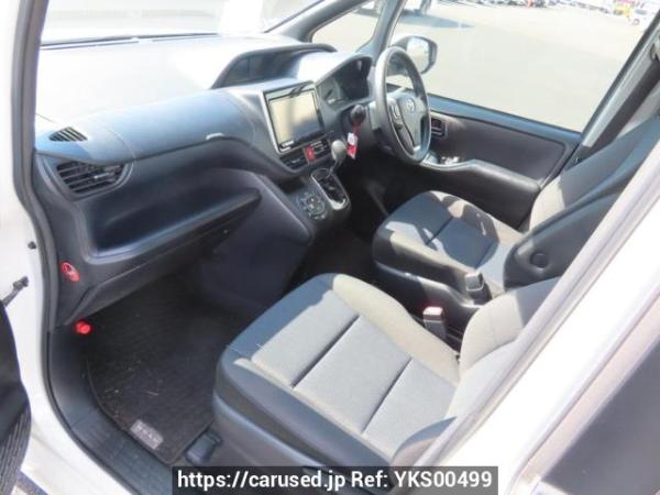 Used 2016 AT toyota noah ZRR80G Image[15]