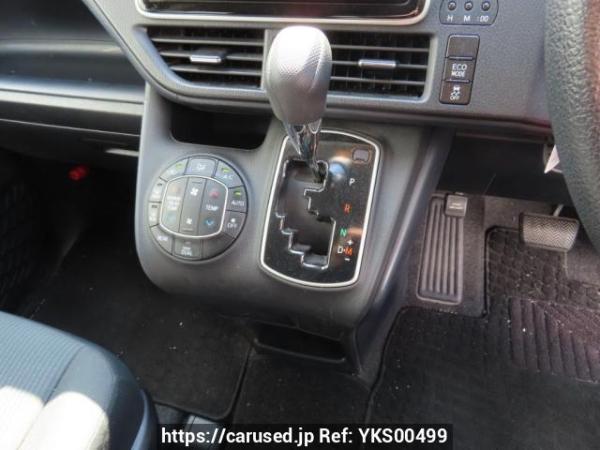 Used 2016 AT toyota noah ZRR80G Image[32]