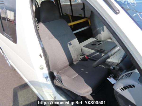 Used 2011 AT toyota regiusace-van TRH200K Image[17]