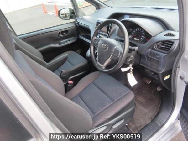 Used 2016 AT toyota noah ZRR80G Image[13]