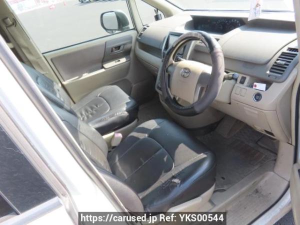 Used 2007 AT toyota noah ZRR70G Image[13]