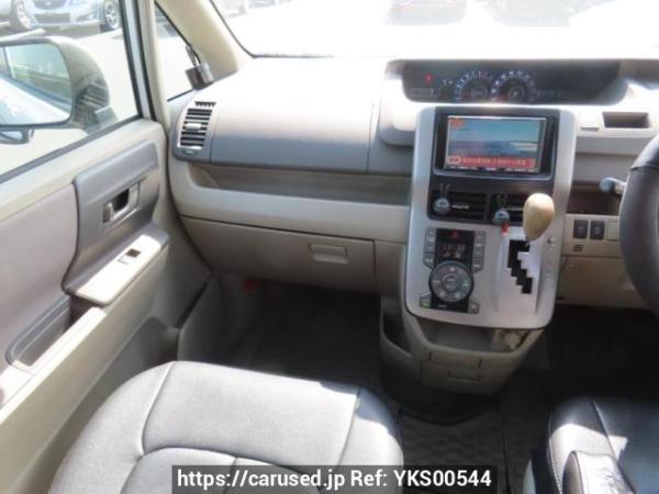 Used 2007 AT toyota noah ZRR70G Image[24]