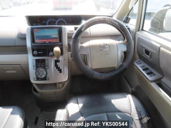 Used 2007 AT toyota noah ZRR70G Image[25]
