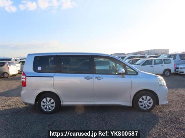 Used 2010 AT toyota noah ZRR70G Image[7]