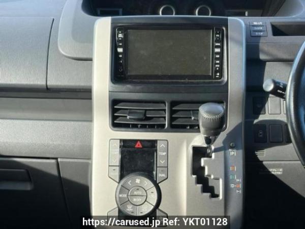 Used 2008 AT toyota noah ZRR75W Image[16]