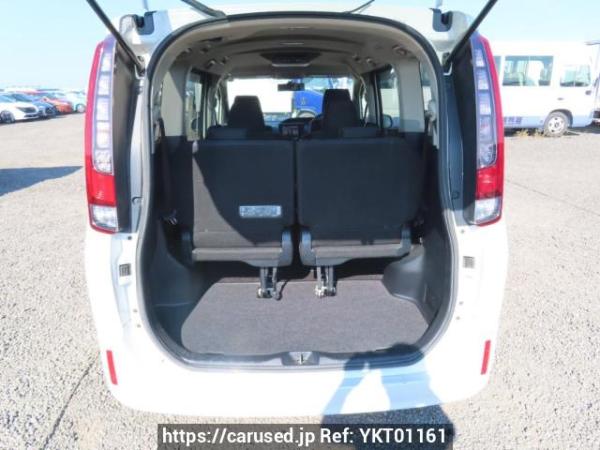 Used 2015 AT toyota noah ZRR80G Image[8]