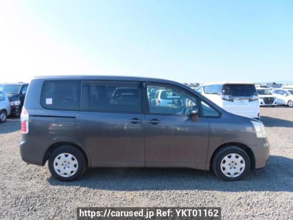 Used 2007 AT toyota noah ZRR70G Image[7]