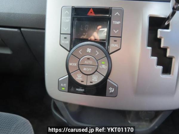 Used 2009 AT toyota noah ZRR70G Image[30]