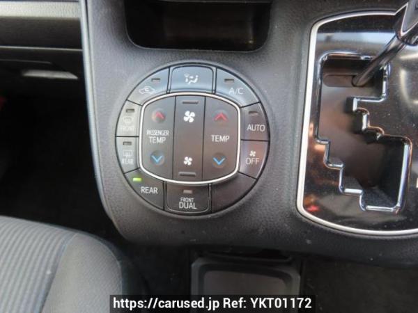 Used 2014 AT toyota noah ZRR80G Image[32]