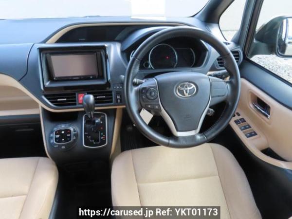 Used 2014 AT toyota noah ZRR80G Image[24]