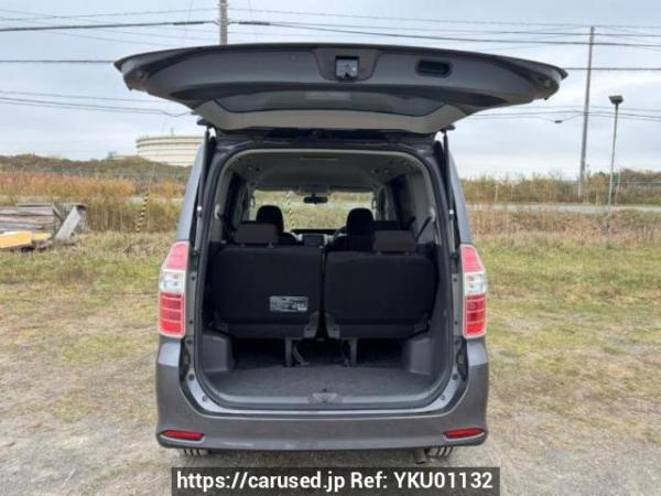 Used 2007 AT toyota noah ZRR75W Image[6]