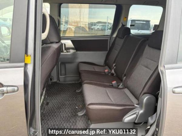 Used 2007 AT toyota noah ZRR75W Image[13]