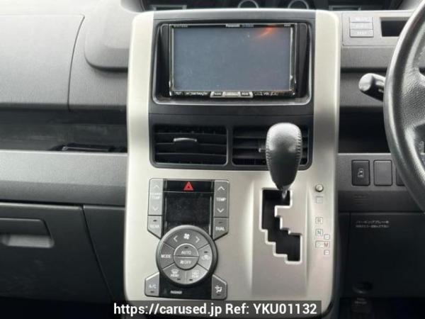 Used 2007 AT toyota noah ZRR75W Image[16]