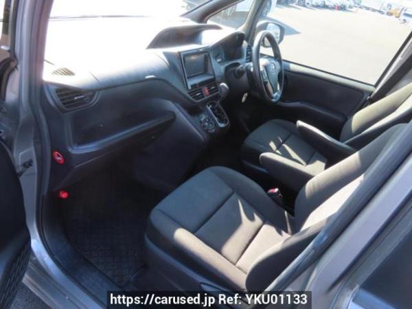 Used 2015 AT toyota noah ZRR85G Image[15]
