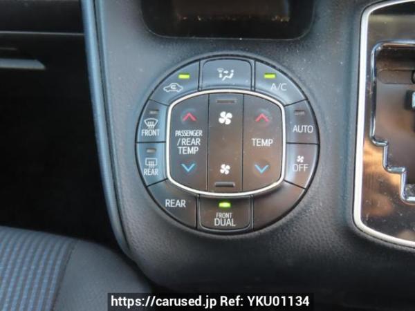 Used 2015 AT toyota noah ZRR80G Image[32]