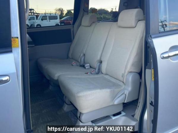 Used 2009 AT toyota noah ZRR75W Image[15]
