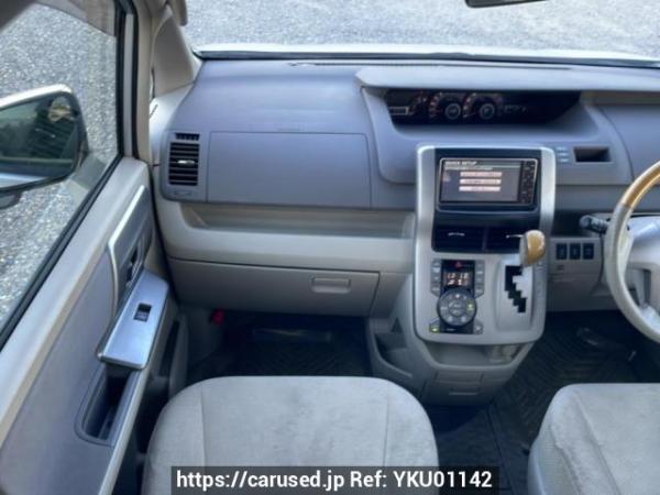 Used 2009 AT toyota noah ZRR75W Image[18]