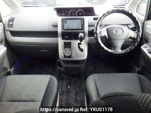 Used 2009 AT toyota noah ZRR70W Image[16]