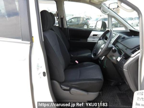 Used 2010 AT toyota noah ZRR70W Image[13]