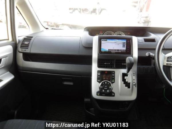 Used 2010 AT toyota noah ZRR70W Image[19]
