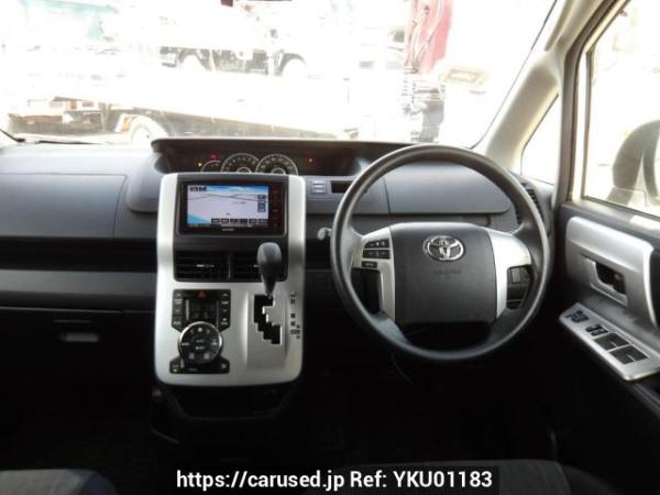 Used 2010 AT toyota noah ZRR70W Image[21]