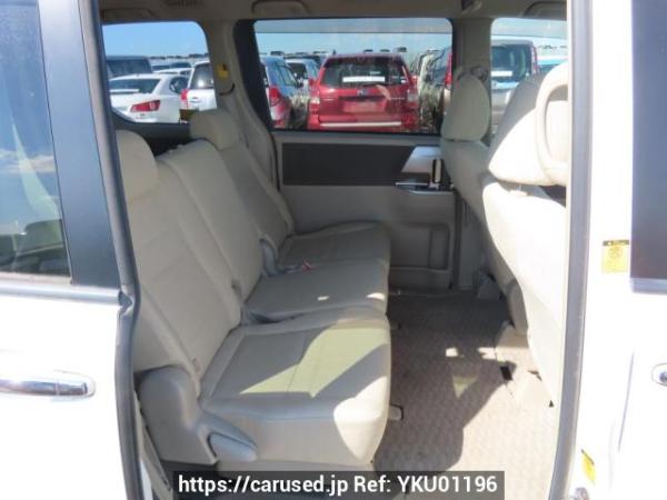 Used 2009 AT toyota noah ZRR70W Image[13]