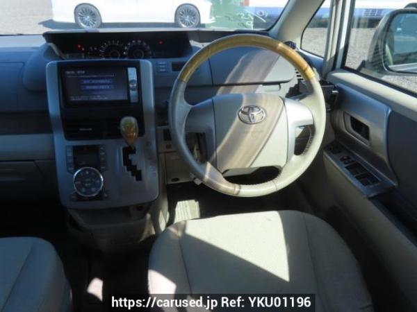 Used 2009 AT toyota noah ZRR70W Image[20]