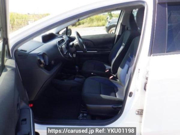 Used 2019 AT toyota aqua NHP10 Image[12]