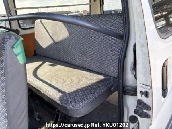 Used 2000 AT toyota regiusace-van RZH112V Image[15]