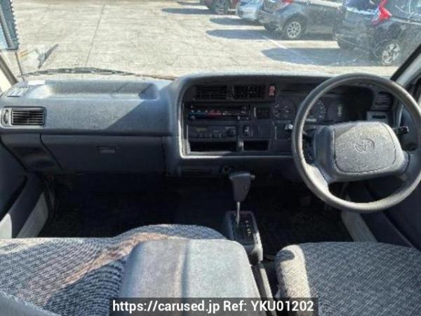 Used 2000 AT toyota regiusace-van RZH112V Image[16]