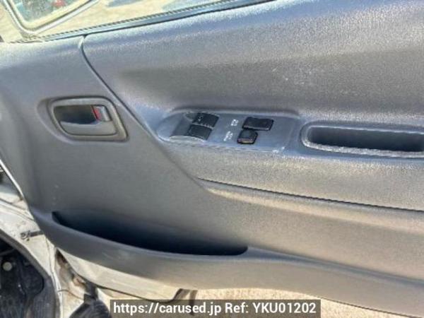 Used 2000 AT toyota regiusace-van RZH112V Image[25]