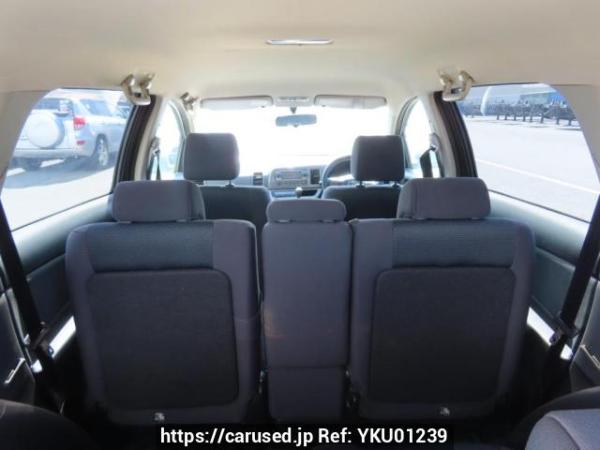 Used 2004 AT toyota wish ZNE10G Image[9]
