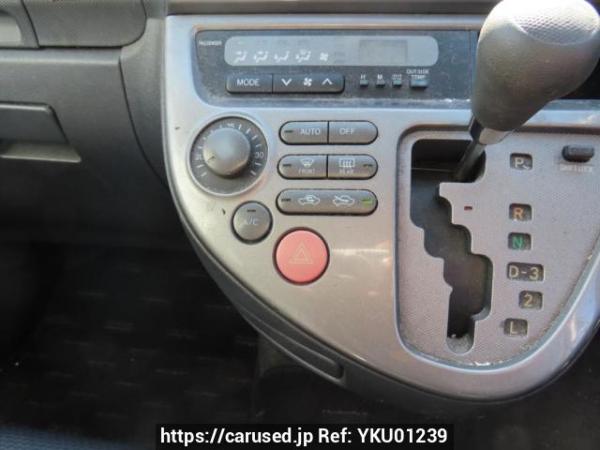 Used 2004 AT toyota wish ZNE10G Image[27]