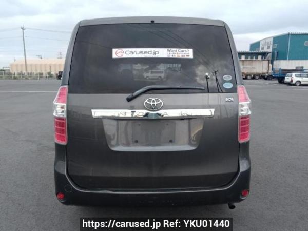 Used 2010 AT toyota noah ZRR70G Image[5]