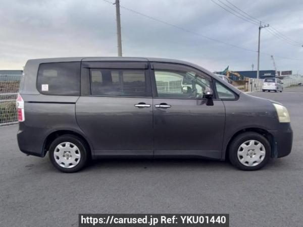 Used 2010 AT toyota noah ZRR70G Image[7]