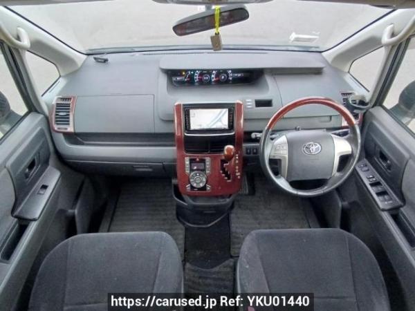 Used 2010 AT toyota noah ZRR70G Image[18]