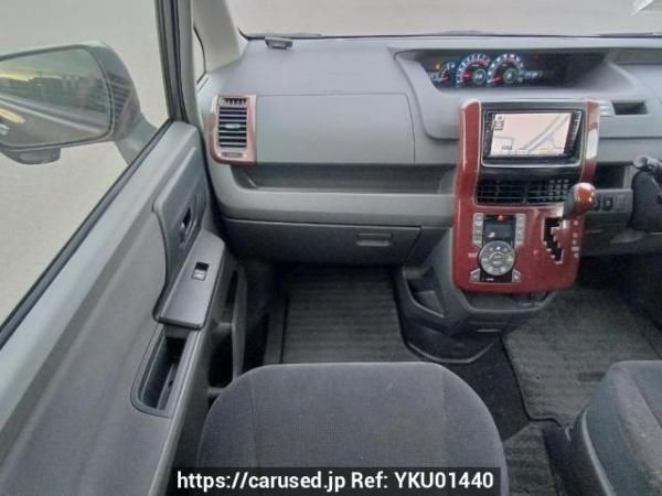 Used 2010 AT toyota noah ZRR70G Image[19]