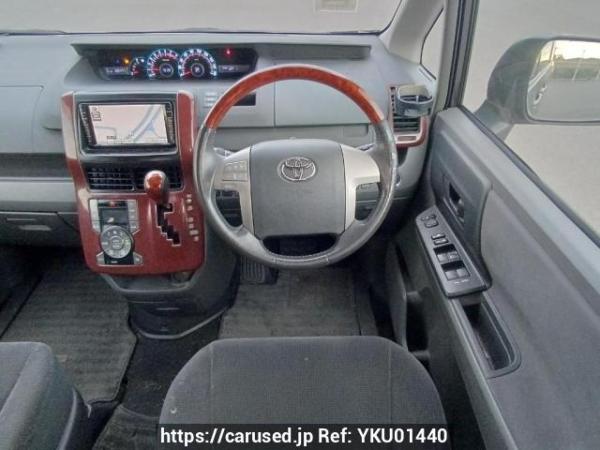 Used 2010 AT toyota noah ZRR70G Image[20]