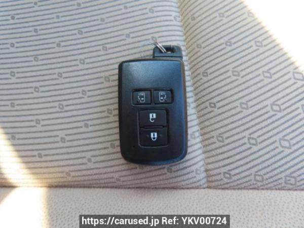 Used 2014 AT toyota noah ZRR80G Image[28]