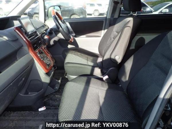 Used 2010 AT toyota noah ZRR75W Image[14]