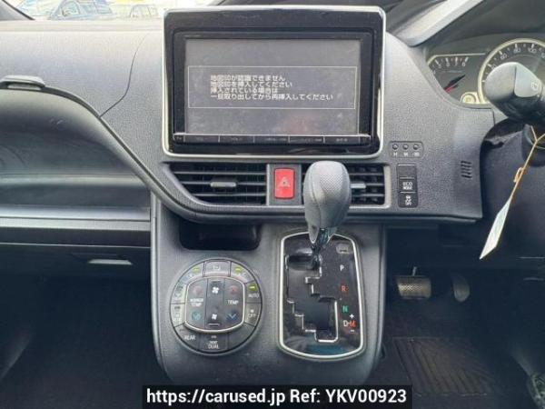 Used 2014 AT toyota noah ZRR80G Image[24]