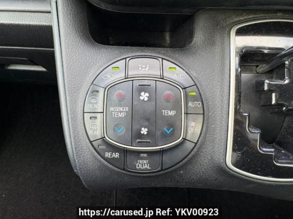 Used 2014 AT toyota noah ZRR80G Image[26]