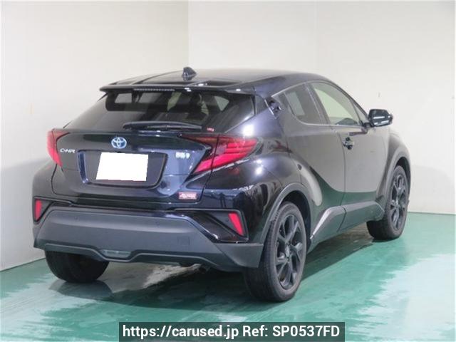 Buy Used 2021 Toyota C-HR ZYX11 (SP0537FD) - Carused.jp