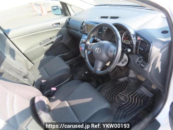 Used 2004 AT toyota wish ZNE14G Image[13]