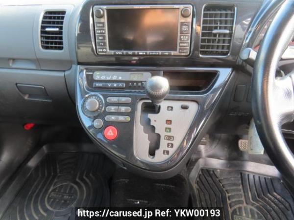 Used 2004 AT toyota wish ZNE14G Image[24]