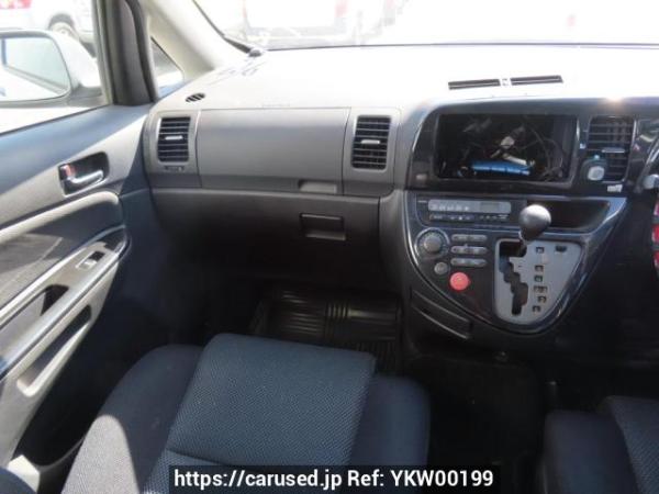 Used 2004 AT toyota wish ZNE10G Image[17]